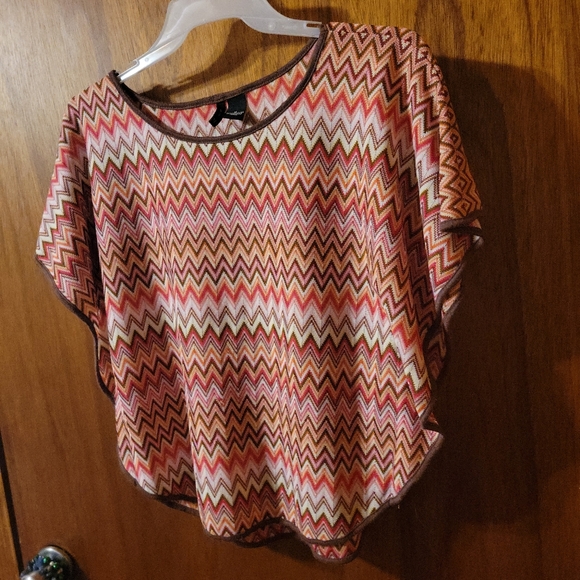 New Directions Orange Chevron Top - Picture 4 of 7